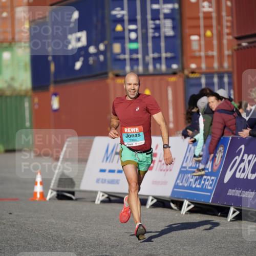 03.10.2025 - Köhlbrandbrückenlauf Michael Burmester http://msf.ph/oto/8991598 03.10.2025 09:48:14 Ziel 2968, 3209 meine-sportfotos.de