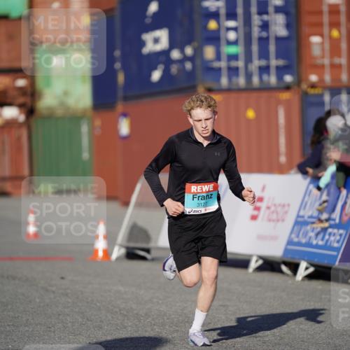 03.10.2025 - Köhlbrandbrückenlauf Michael Burmester http://msf.ph/oto/8991633 03.10.2025 09:48:43 Ziel 3127 meine-sportfotos.de