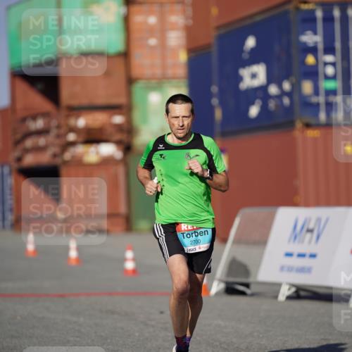 03.10.2025 - Köhlbrandbrückenlauf Michael Burmester http://msf.ph/oto/8991733 03.10.2025 09:49:34 Ziel 2700 meine-sportfotos.de