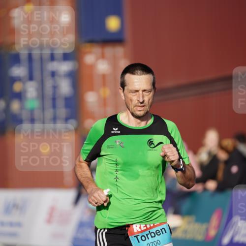 03.10.2025 - Köhlbrandbrückenlauf Michael Burmester http://msf.ph/oto/8991748 03.10.2025 09:49:36 Ziel 2700 meine-sportfotos.de