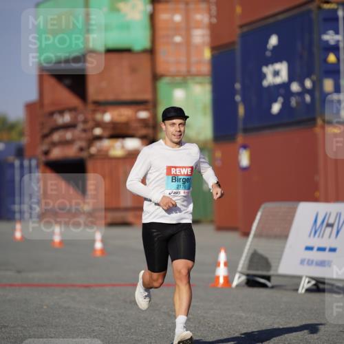 03.10.2025 - Köhlbrandbrückenlauf Michael Burmester http://msf.ph/oto/8991790 03.10.2025 09:49:52 Ziel 1041, 2176 meine-sportfotos.de
