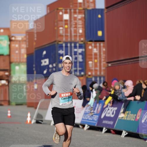 03.10.2025 - Köhlbrandbrückenlauf Michael Burmester http://msf.ph/oto/8991829 03.10.2025 09:50:19 Ziel 1174, 2702, 3463 meine-sportfotos.de
