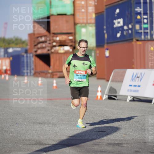03.10.2025 - Köhlbrandbrückenlauf Michael Burmester http://msf.ph/oto/8991851 03.10.2025 09:50:22 Ziel 1174, 2702, 3463 meine-sportfotos.de