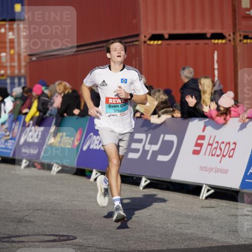 03.10.2025 - Köhlbrandbrückenlauf Michael Burmester http://msf.ph/oto/8992104 03.10.2025 09:51:13 Ziel 1032, 3154, 3460 meine-sportfotos.de