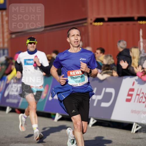 03.10.2025 - Köhlbrandbrückenlauf Michael Burmester http://msf.ph/oto/8992142 03.10.2025 09:51:18 Ziel 1032, 3082, 3154, 3460, 3740 meine-sportfotos.de
