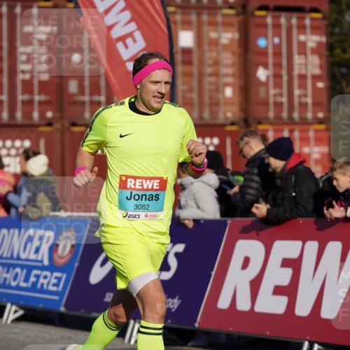 03.10.2025 - Köhlbrandbrückenlauf Michael Burmester http://msf.ph/oto/8992197 03.10.2025 09:51:21 Ziel 1032, 3082, 3154, 3401, 3740 meine-sportfotos.de