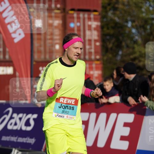 03.10.2025 - Köhlbrandbrückenlauf Michael Burmester http://msf.ph/oto/8992213 03.10.2025 09:51:22 Ziel 1032, 3082, 3401, 3740 meine-sportfotos.de
