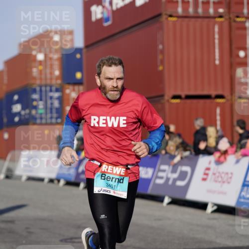 03.10.2025 - Köhlbrandbrückenlauf Michael Burmester http://msf.ph/oto/8992232 03.10.2025 09:51:24 Ziel 1032, 3082, 3401, 3740 meine-sportfotos.de
