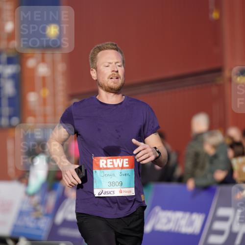 03.10.2025 - Köhlbrandbrückenlauf Michael Burmester http://msf.ph/oto/8992376 03.10.2025 09:51:48 Ziel 3086, 3350, 3809 meine-sportfotos.de