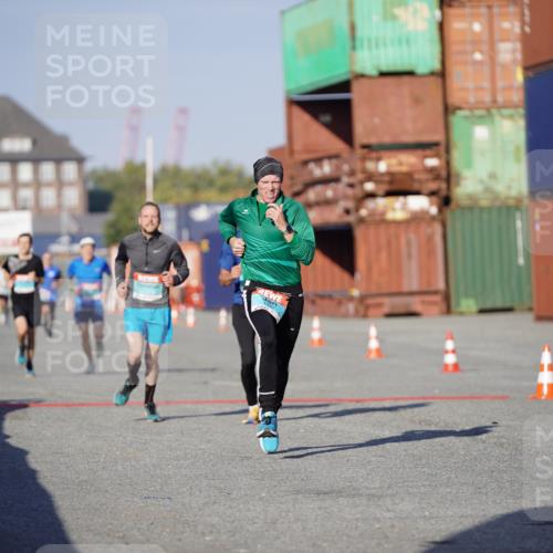 03.10.2025 - Köhlbrandbrückenlauf Michael Burmester http://msf.ph/oto/8992415 03.10.2025 09:51:59 Ziel 1026, 1187, 3086, 3756 meine-sportfotos.de