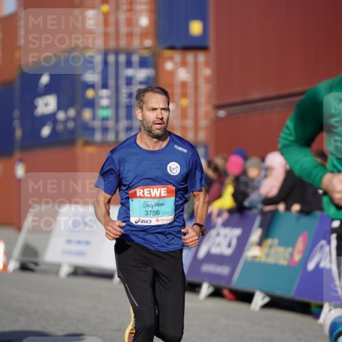 03.10.2025 - Köhlbrandbrückenlauf Michael Burmester http://msf.ph/oto/8992444 03.10.2025 09:52:02 Ziel 1026, 1187, 3756 meine-sportfotos.de
