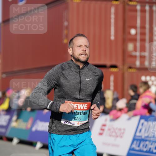 03.10.2025 - Köhlbrandbrückenlauf Michael Burmester http://msf.ph/oto/8992474 03.10.2025 09:52:04 Ziel 1026, 1187, 2722, 3248, 3756 meine-sportfotos.de