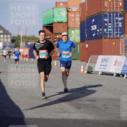03.10.2025 - Köhlbrandbrückenlauf Michael Burmester http://msf.ph/oto/8992491 03.10.2025 09:52:06 Ziel 1026, 1187, 2722, 3248, 3756 meine-sportfotos.de