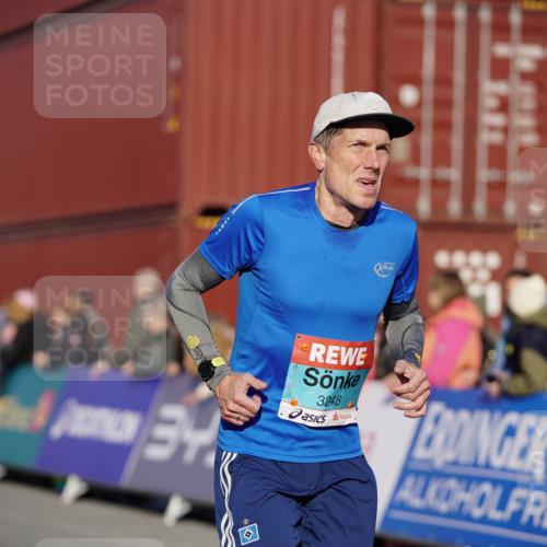 03.10.2025 - Köhlbrandbrückenlauf Michael Burmester http://msf.ph/oto/8992530 03.10.2025 09:52:09 Ziel 1026, 1187, 2722, 3248, 3756 meine-sportfotos.de