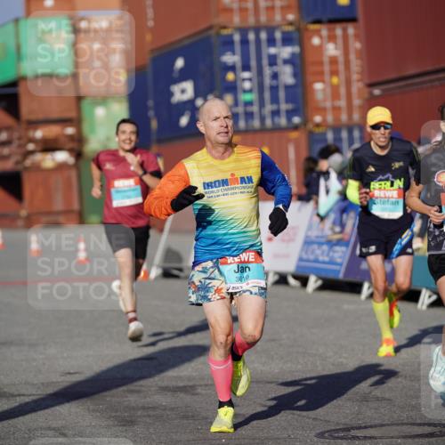03.10.2025 - Köhlbrandbrückenlauf Michael Burmester http://msf.ph/oto/8992679 03.10.2025 09:52:34 Ziel 1019, 1055, 2792, 3008, 3610 meine-sportfotos.de