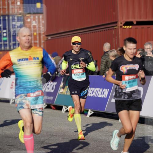03.10.2025 - Köhlbrandbrückenlauf Michael Burmester http://msf.ph/oto/8992684 03.10.2025 09:52:35 Ziel 1019, 1055, 2792, 3008, 3610 meine-sportfotos.de