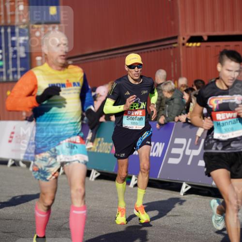 03.10.2025 - Köhlbrandbrückenlauf Michael Burmester http://msf.ph/oto/8992695 03.10.2025 09:52:35 Ziel 1019, 1055, 2792, 3008, 3610 meine-sportfotos.de
