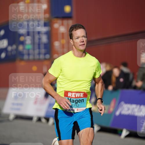 03.10.2025 - Köhlbrandbrückenlauf Michael Burmester http://msf.ph/oto/8992759 03.10.2025 09:52:42 Ziel 1055, 2792, 2933, 3008, 3269, 3712 meine-sportfotos.de
