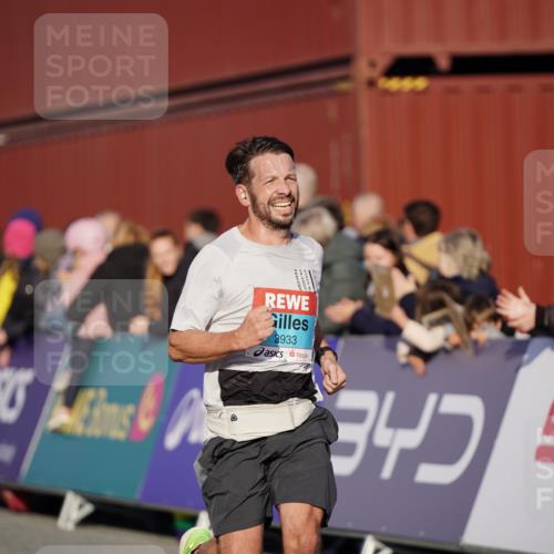 03.10.2025 - Köhlbrandbrückenlauf Michael Burmester http://msf.ph/oto/8992786 03.10.2025 09:52:46 Ziel 2933, 3269, 3712 meine-sportfotos.de