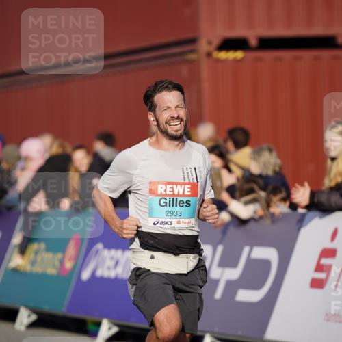 03.10.2025 - Köhlbrandbrückenlauf Michael Burmester http://msf.ph/oto/8992791 03.10.2025 09:52:46 Ziel 2933, 3269, 3712 meine-sportfotos.de
