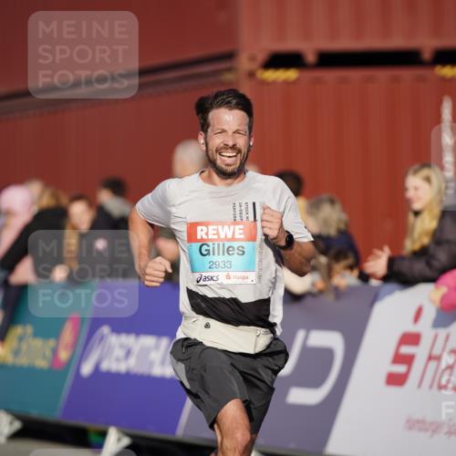 03.10.2025 - Köhlbrandbrückenlauf Michael Burmester http://msf.ph/oto/8992796 03.10.2025 09:52:46 Ziel 2933, 3269, 3712 meine-sportfotos.de