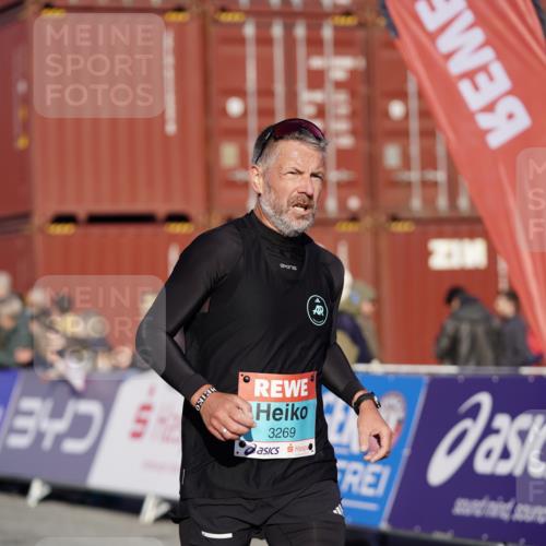 03.10.2025 - Köhlbrandbrückenlauf Michael Burmester http://msf.ph/oto/8992826 03.10.2025 09:52:48 Ziel 2933, 3269, 3629, 3712 meine-sportfotos.de