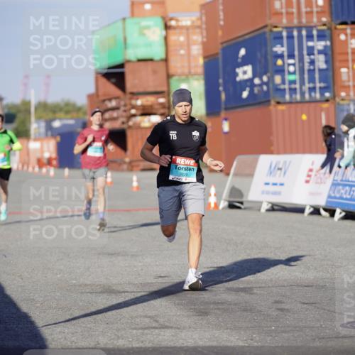 03.10.2025 - Köhlbrandbrückenlauf Michael Burmester http://msf.ph/oto/8992833 03.10.2025 09:52:50 Ziel 1035, 2933, 3269, 3629 meine-sportfotos.de