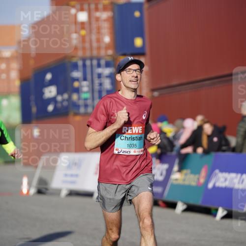 03.10.2025 - Köhlbrandbrückenlauf Michael Burmester http://msf.ph/oto/8992895 03.10.2025 09:52:54 Ziel 1035, 2705, 2933, 3269, 3629 meine-sportfotos.de