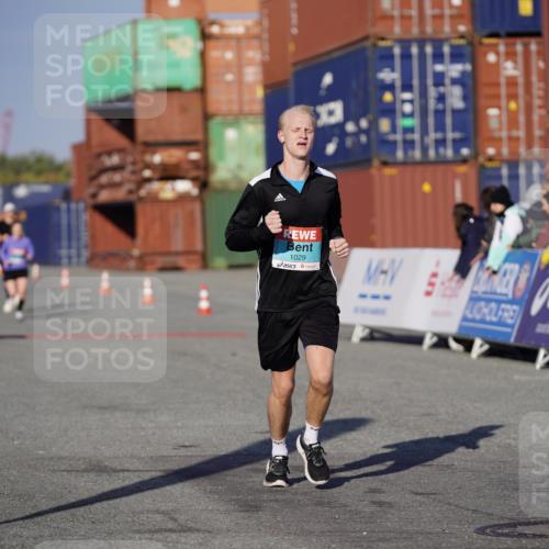 03.10.2025 - Köhlbrandbrückenlauf Michael Burmester http://msf.ph/oto/8992993 03.10.2025 09:53:12 Ziel 1012, 1029, 3618 meine-sportfotos.de