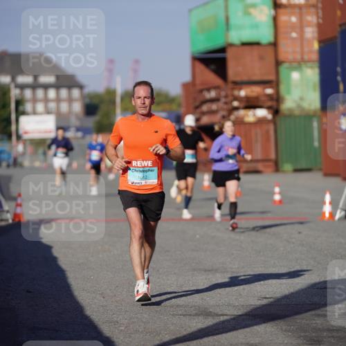 03.10.2025 - Köhlbrandbrückenlauf Michael Burmester http://msf.ph/oto/8993016 03.10.2025 09:53:16 Ziel 1012, 1029, 3618, 3704 meine-sportfotos.de