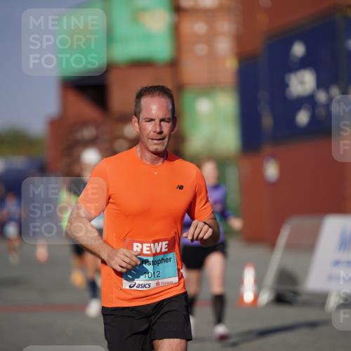 03.10.2025 - Köhlbrandbrückenlauf Michael Burmester http://msf.ph/oto/8993032 03.10.2025 09:53:17 Ziel 1012, 1029, 3618, 3704 meine-sportfotos.de