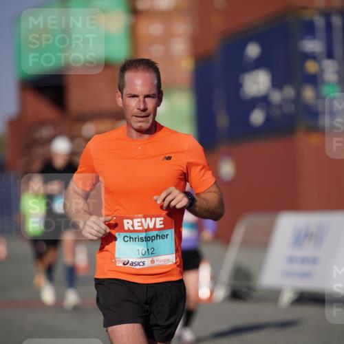 03.10.2025 - Köhlbrandbrückenlauf Michael Burmester http://msf.ph/oto/8993043 03.10.2025 09:53:17 Ziel 1012, 1029, 3618, 3704 meine-sportfotos.de
