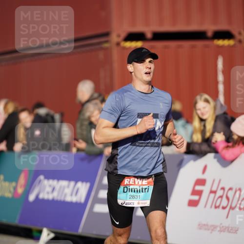 03.10.2025 - Köhlbrandbrückenlauf Michael Burmester http://msf.ph/oto/8993222 03.10.2025 09:53:31 Ziel 2831, 3078, 3226, 3262, 3841 meine-sportfotos.de