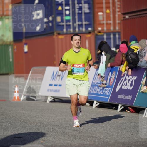 03.10.2025 - Köhlbrandbrückenlauf Michael Burmester http://msf.ph/oto/8993228 03.10.2025 09:53:34 Ziel 2831, 3078, 3226, 3262, 3841 meine-sportfotos.de