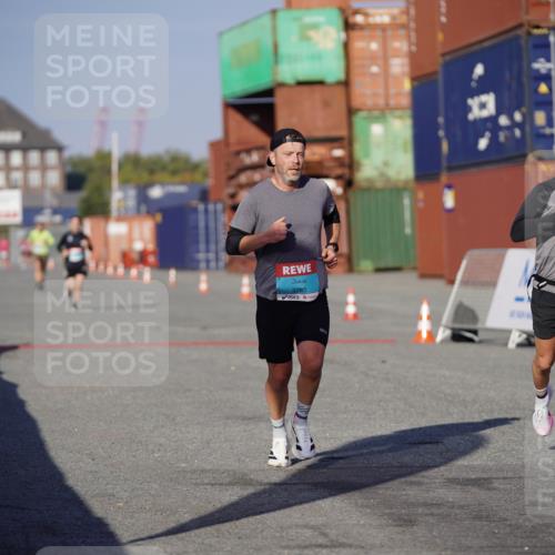 03.10.2025 - Köhlbrandbrückenlauf Michael Burmester http://msf.ph/oto/8993285 03.10.2025 09:54:10 Ziel 1037, 3785 meine-sportfotos.de