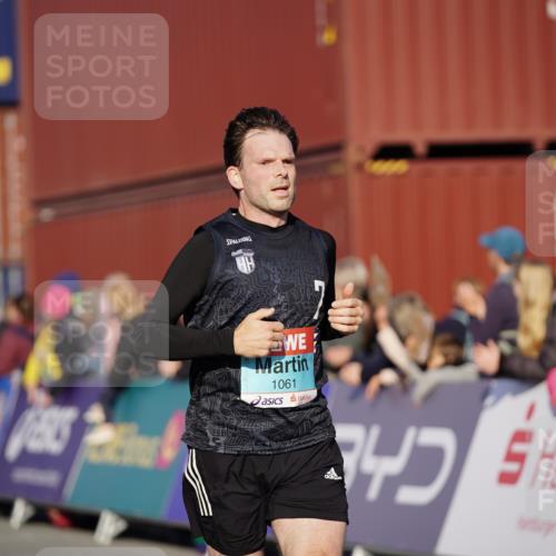 03.10.2025 - Köhlbrandbrückenlauf Michael Burmester http://msf.ph/oto/8993365 03.10.2025 09:54:23 Ziel 1061, 1462 meine-sportfotos.de