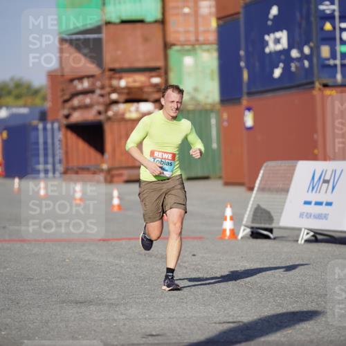 03.10.2025 - Köhlbrandbrückenlauf Michael Burmester http://msf.ph/oto/8993375 03.10.2025 09:54:25 Ziel 1061, 1462 meine-sportfotos.de