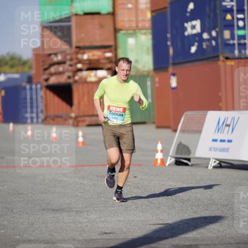03.10.2025 - Köhlbrandbrückenlauf Michael Burmester http://msf.ph/oto/8993382 03.10.2025 09:54:25 Ziel 1061, 1462 meine-sportfotos.de