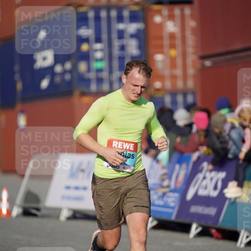 03.10.2025 - Köhlbrandbrückenlauf Michael Burmester http://msf.ph/oto/8993394 03.10.2025 09:54:27 Ziel 1061, 1462 meine-sportfotos.de