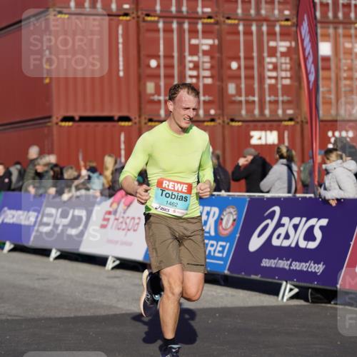 03.10.2025 - Köhlbrandbrückenlauf Michael Burmester http://msf.ph/oto/8993406 03.10.2025 09:54:29 Ziel 1061, 1462 meine-sportfotos.de