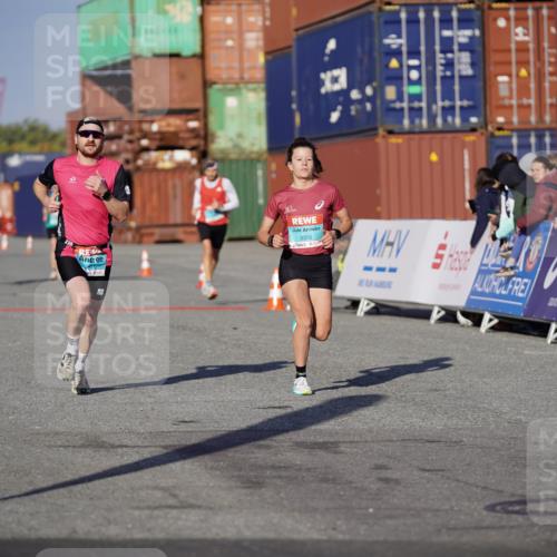 03.10.2025 - Köhlbrandbrückenlauf Michael Burmester http://msf.ph/oto/8993458 03.10.2025 09:54:44 Ziel 2961, 3376, 3609 meine-sportfotos.de