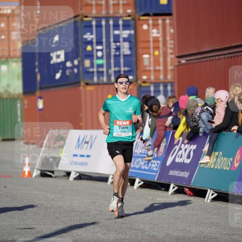 03.10.2025 - Köhlbrandbrückenlauf Michael Burmester http://msf.ph/oto/8993545 03.10.2025 09:54:52 Ziel 1268, 2961, 3193, 3376, 3527 meine-sportfotos.de