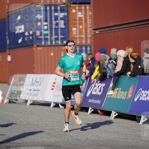 03.10.2025 - Köhlbrandbrückenlauf Michael Burmester http://msf.ph/oto/8993564 03.10.2025 09:54:52 Ziel 1268, 2961, 3193, 3376, 3527 meine-sportfotos.de