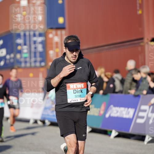 03.10.2025 - Köhlbrandbrückenlauf Michael Burmester http://msf.ph/oto/8993606 03.10.2025 09:54:58 Ziel 1268, 3083, 3152, 3193, 3288, 3490, 3628, 3715, 3720 meine-sportfotos.de