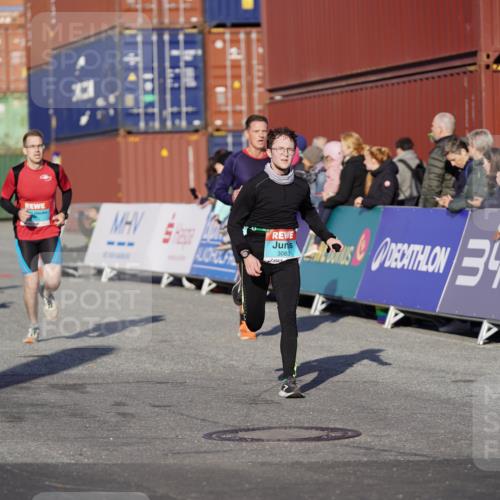 03.10.2025 - Köhlbrandbrückenlauf Michael Burmester http://msf.ph/oto/8993626 03.10.2025 09:54:59 Ziel 1268, 3083, 3152, 3193, 3288, 3490, 3628, 3715, 3720 meine-sportfotos.de