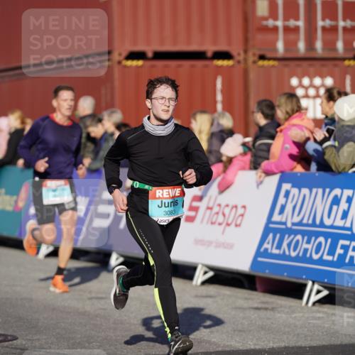 03.10.2025 - Köhlbrandbrückenlauf Michael Burmester http://msf.ph/oto/8993640 03.10.2025 09:55:00 Ziel 1268, 3083, 3152, 3193, 3288, 3490, 3628, 3715, 3720 meine-sportfotos.de
