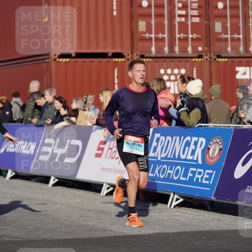 03.10.2025 - Köhlbrandbrückenlauf Michael Burmester http://msf.ph/oto/8993667 03.10.2025 09:55:01 Ziel 1268, 2879, 3083, 3152, 3193, 3288, 3490, 3628, 3715, 3720 meine-sportfotos.de