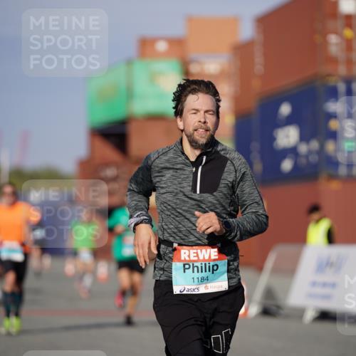 03.10.2025 - Köhlbrandbrückenlauf Michael Burmester http://msf.ph/oto/8993784 03.10.2025 09:55:16 Ziel 1184, 3266 meine-sportfotos.de