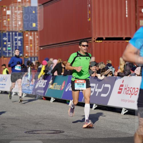 03.10.2025 - Köhlbrandbrückenlauf Michael Burmester http://msf.ph/oto/8993873 03.10.2025 09:55:26 Ziel 1016, 1030, 1040, 2704, 3185, 3266 meine-sportfotos.de
