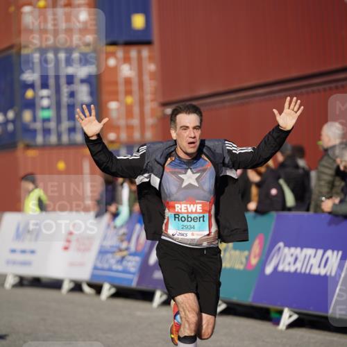 03.10.2025 - Köhlbrandbrückenlauf Michael Burmester http://msf.ph/oto/8993946 03.10.2025 09:55:31 Ziel 1016, 1030, 1040, 1490, 2703, 2704, 2934 meine-sportfotos.de